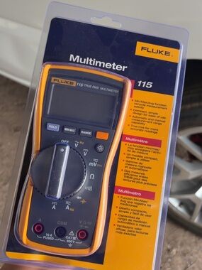 Fluke 115 True RMS Multimeter